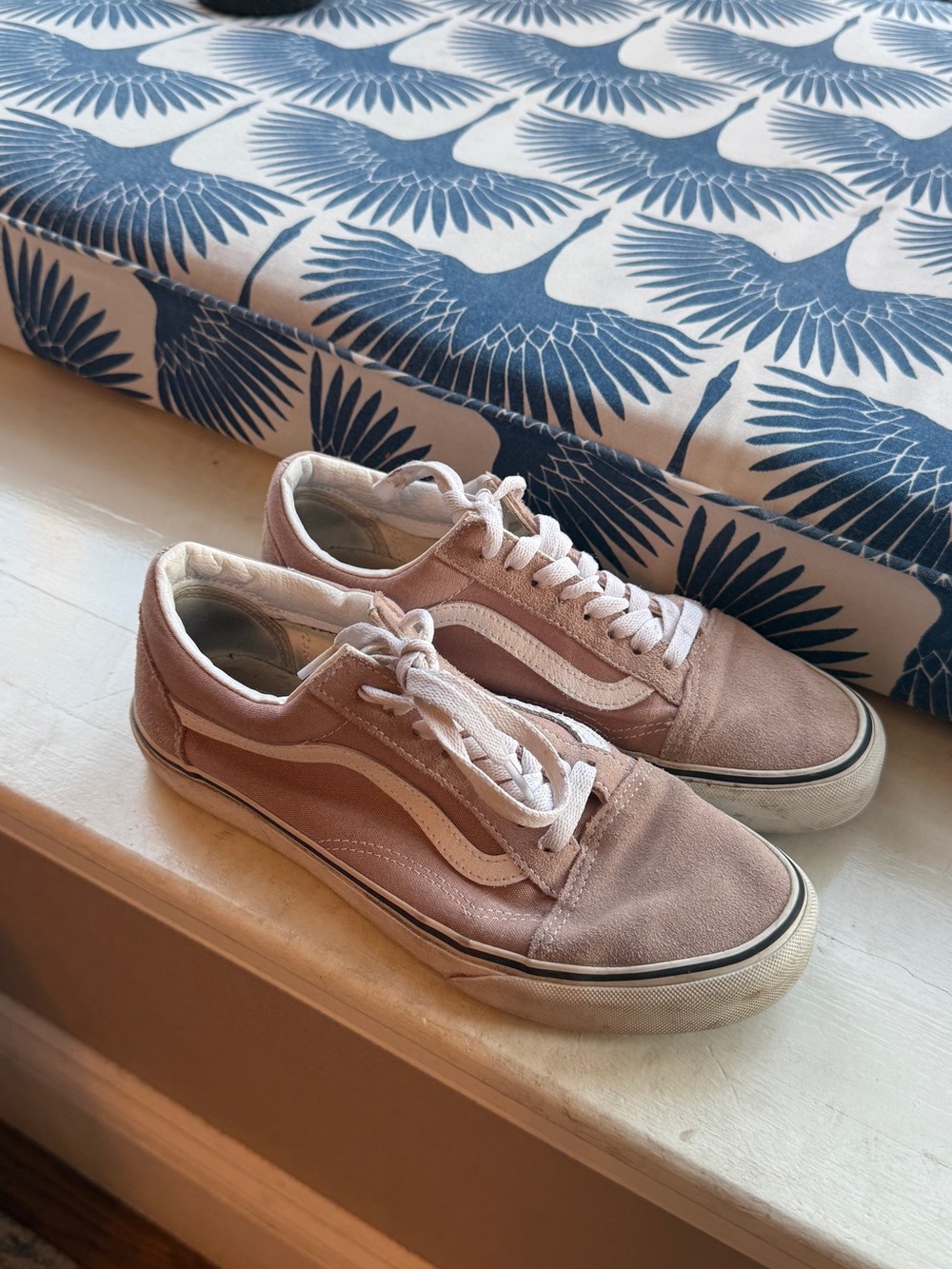 Vans Women’s Old Skool Sneakers in light brown with White Stripe